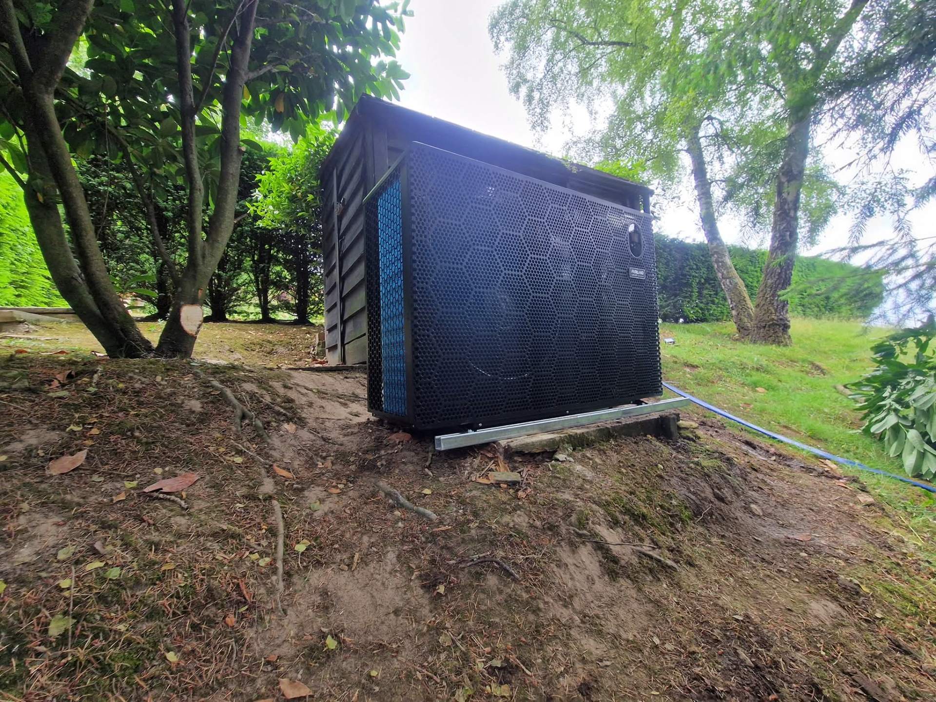 Refrigerant pipe connections being brazed with nitrogen purge during installation
